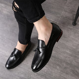 Vipkoala New Fashion Black Bottom Leather Gentleman Fashion Stress Shoes Men Business Driving Shoes Handmade Tassel Loafers