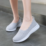 Vipkoala Sneakers Female Flat Soft Comfortable Fashion Lightweight Pumps Shoes Joker Slip-on Super Light Casual Vulcanize Shoes Woman Red